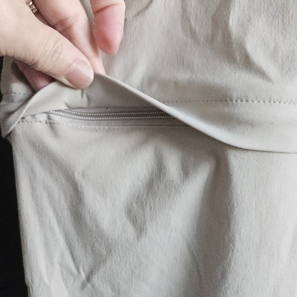 Ultimate Terrain Womens Size 12 Flat Front Hiking Convertible Zip Off Pants. NWT - Picture 4 of 14